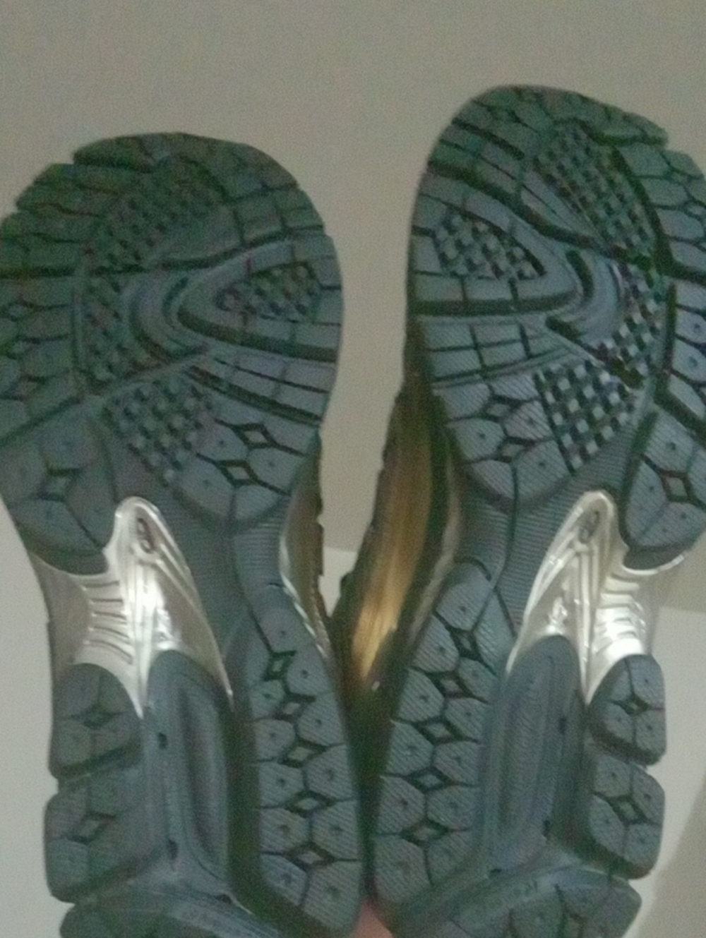 New Balance size 8 Mens - Picture 2 of 5